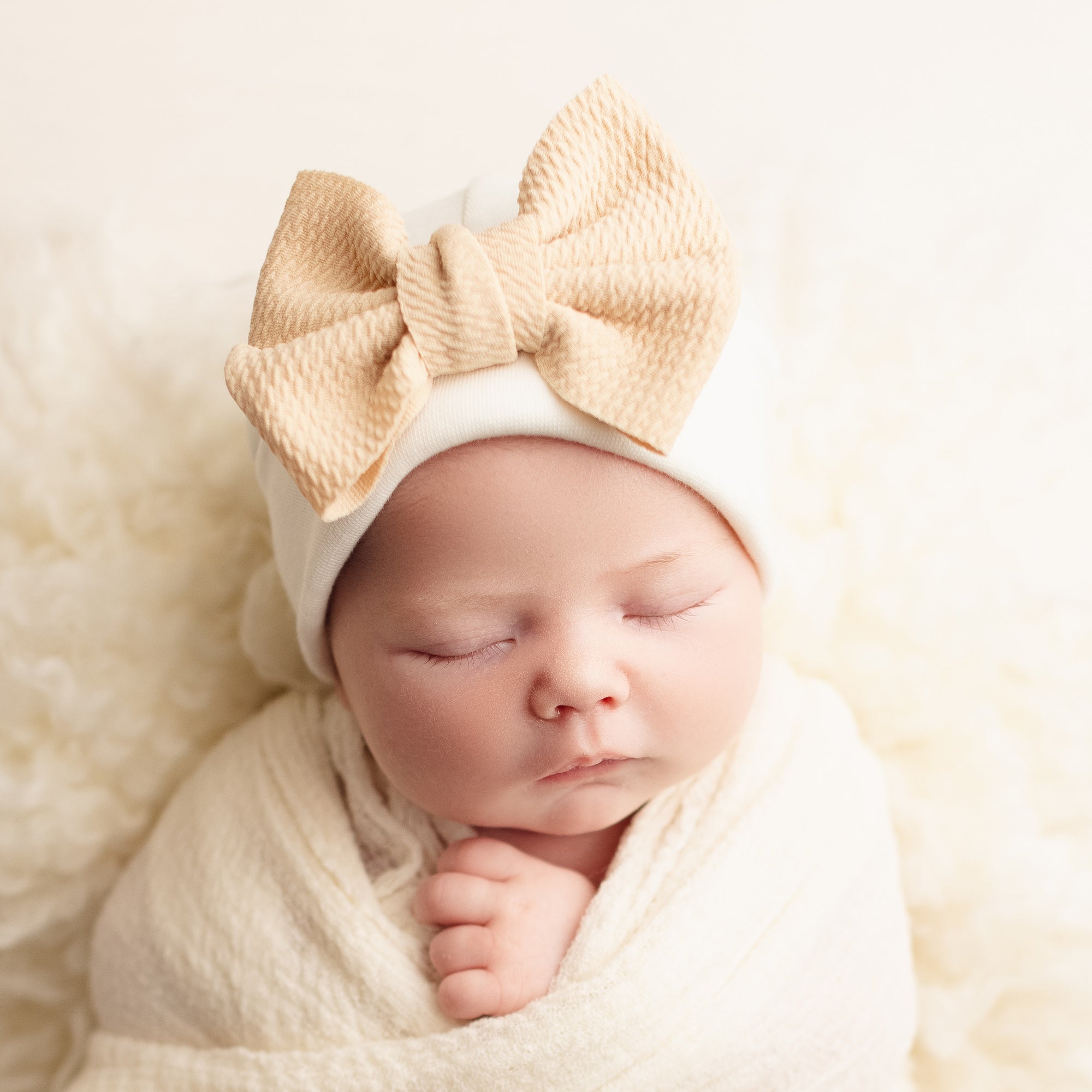 'Little Poppy' Bow Baby Hat // Beige