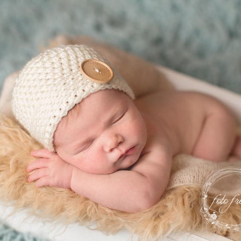 'James' Button Baby Hat // Ivory